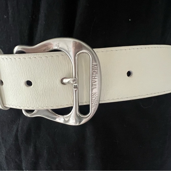 Michael Kors White Leather Belt with Silver Buckle - Small - Picture 4 of 4